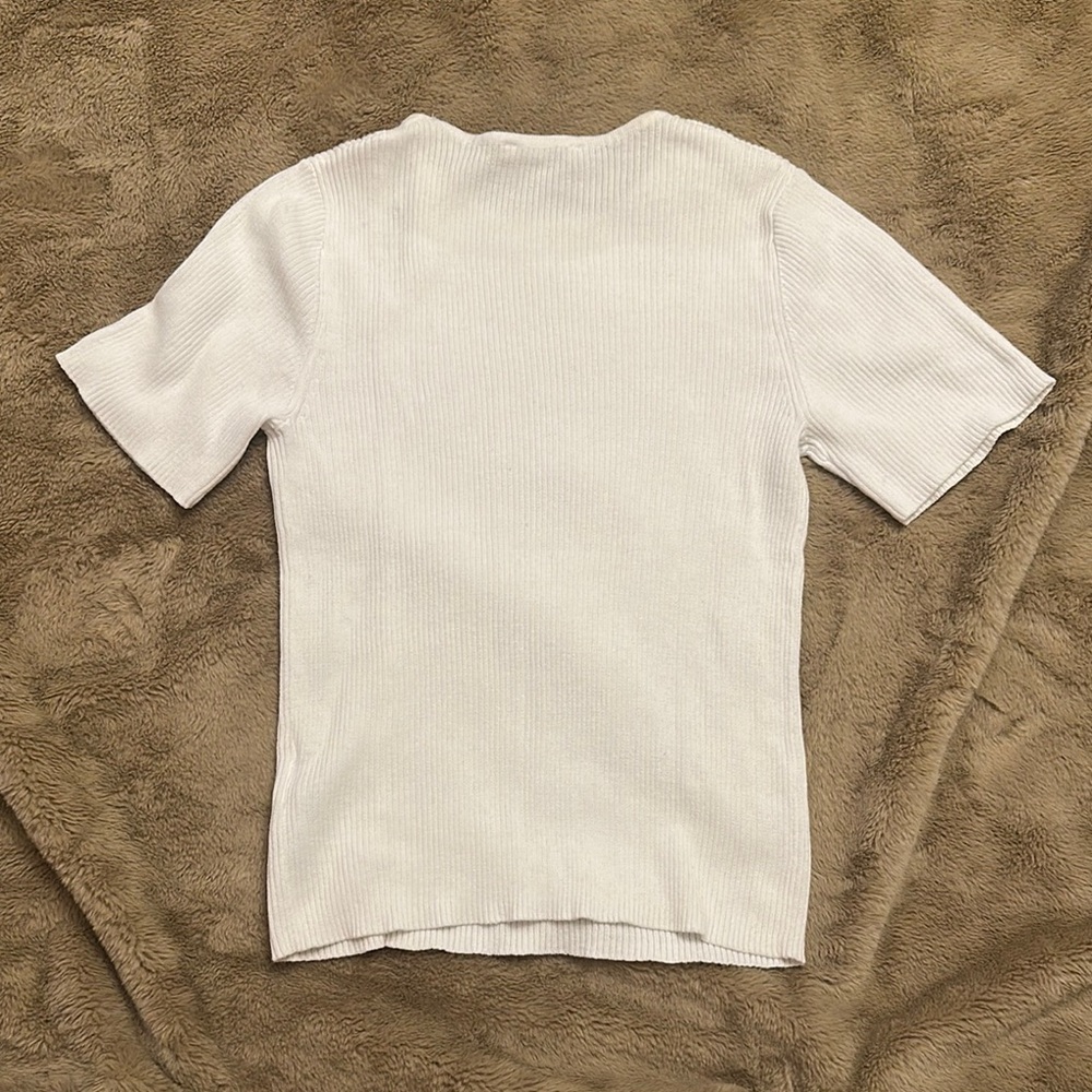 Cute White Ribbed Button-Detail Top - Picture 2 of 10